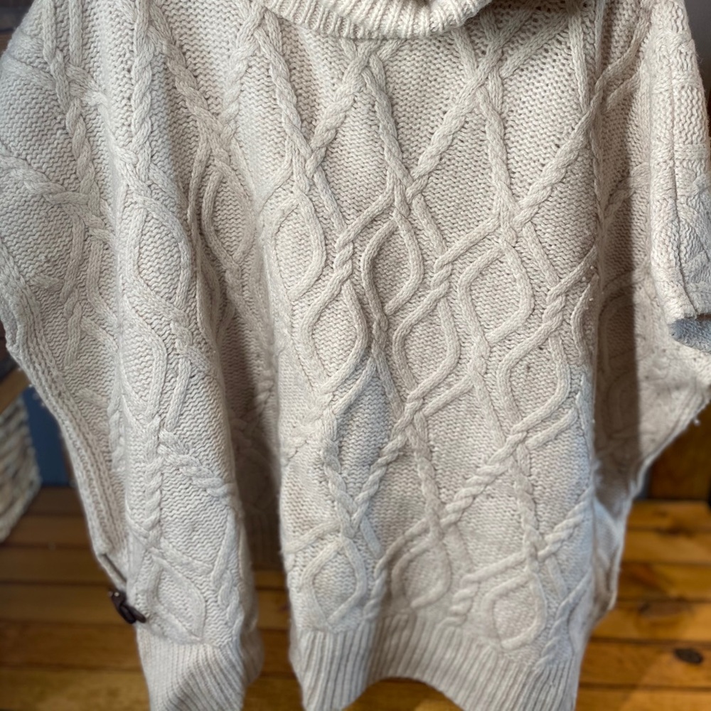 Max Studio Poncho - Picture 2 of 4